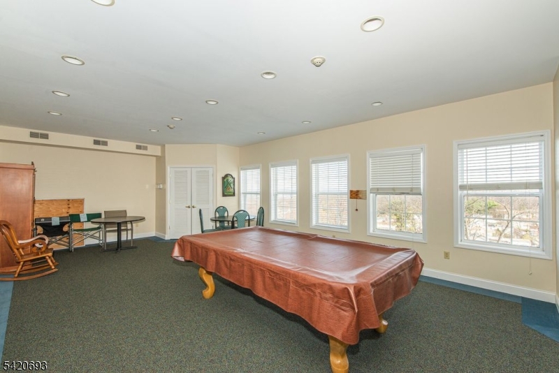 Mountain Ridge - Residential