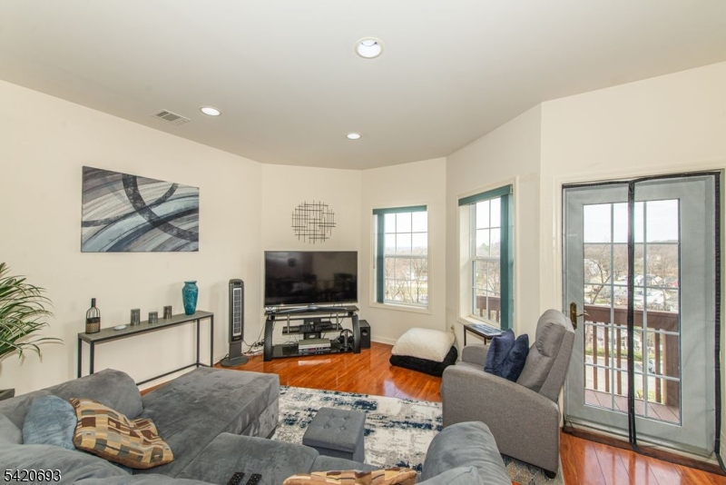Mountain Ridge - Residential