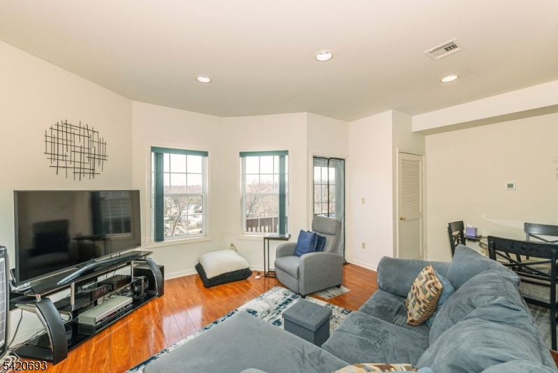 Mountain Ridge - Residential