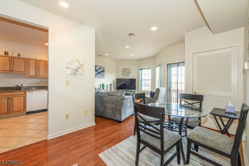 Mountain Ridge - Residential