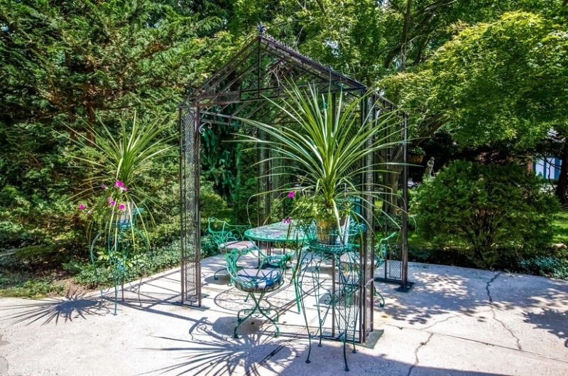 Van Wyck Brooks - Residential Lease