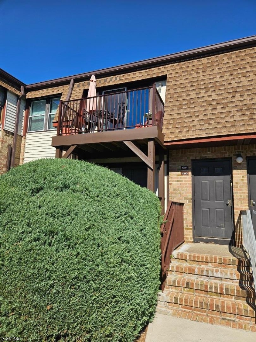 Oaks/North Brunswick Condo - Residential