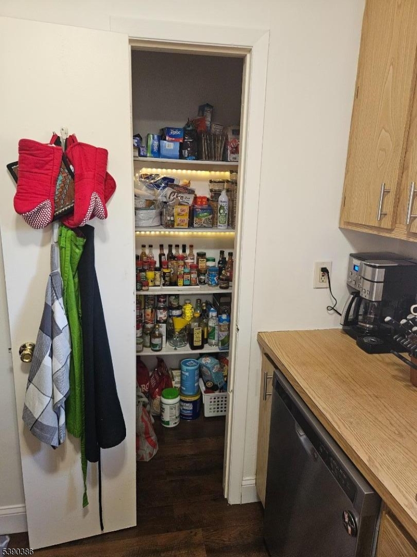 Oaks/North Brunswick Condo - Residential