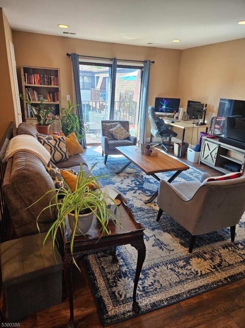 Oaks/North Brunswick Condo - Residential