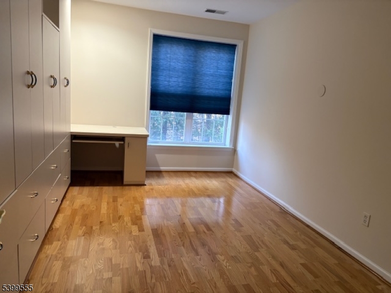 Rockaway Twp., New Jersey 07866, United States, 2 Bedrooms Bedrooms, ,2 BathroomsBathrooms,Residential,Active,250529