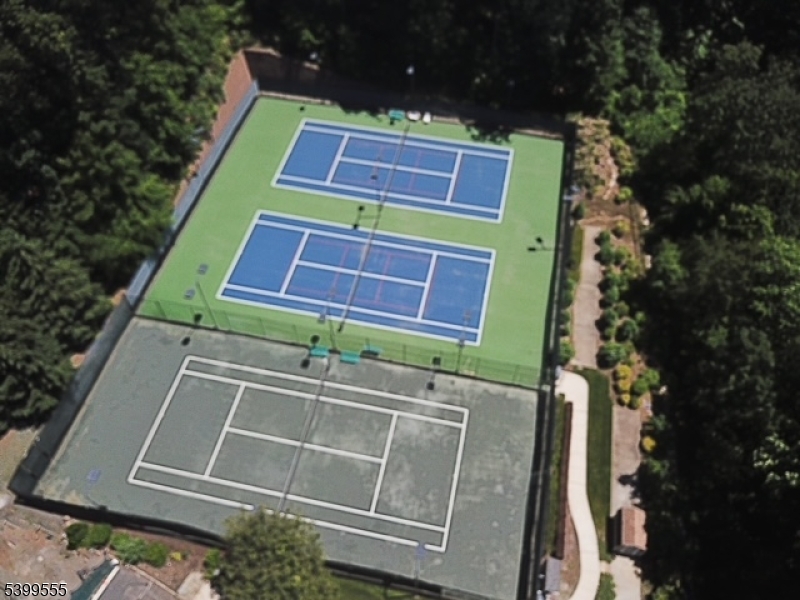 Rockaway Twp., New Jersey 07866, United States, 2 Bedrooms Bedrooms, ,2 BathroomsBathrooms,Residential,Active,250529