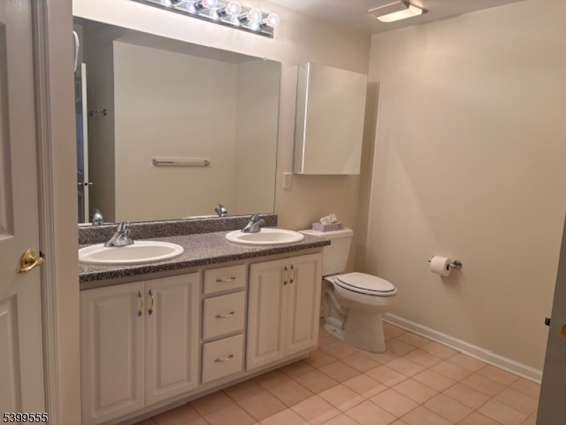 Rockaway Twp., New Jersey 07866, United States, 2 Bedrooms Bedrooms, ,2 BathroomsBathrooms,Residential,Active,250529