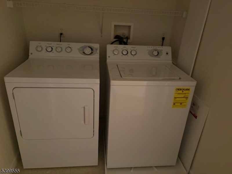 Rockaway Twp., New Jersey 07866, United States, 2 Bedrooms Bedrooms, ,2 BathroomsBathrooms,Residential,Active,250529