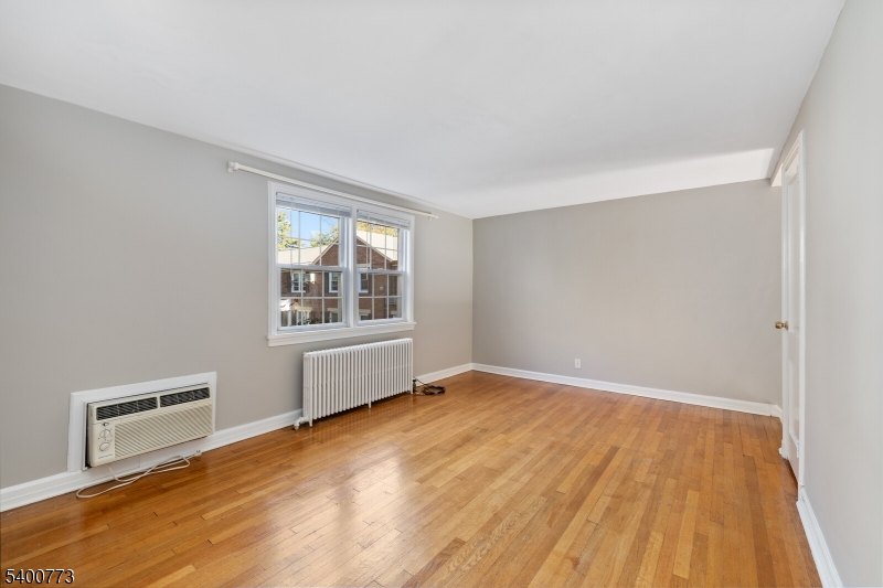 Kahlcrest - Residential