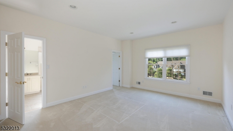 Emerald Pond - Residential