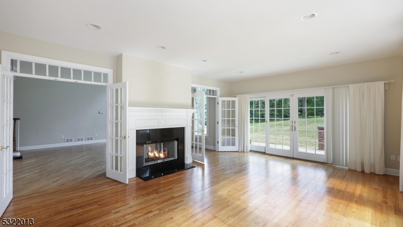 Emerald Pond - Residential