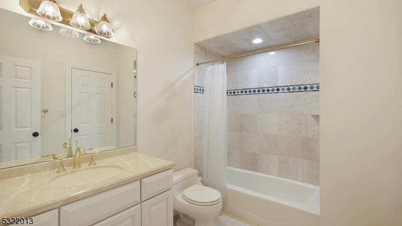 Emerald Pond - Residential