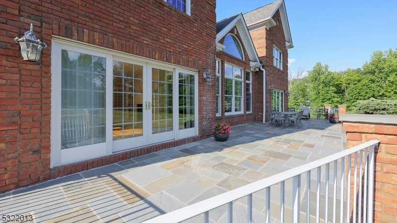 Emerald Pond - Residential