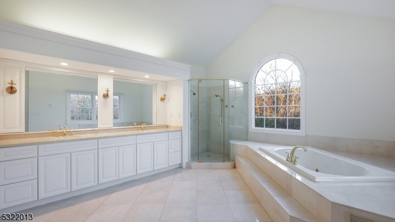 Emerald Pond - Residential