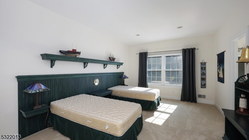 Emerald Pond - Residential