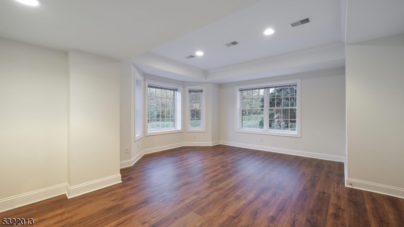 Emerald Pond - Residential