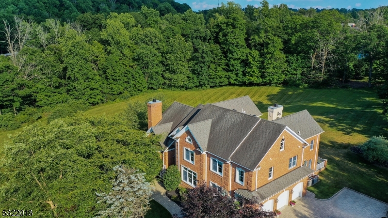 Emerald Pond - Residential