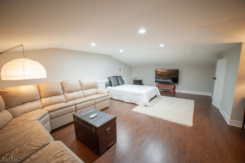 BROWNSTONES AT CALDWELL - Residential