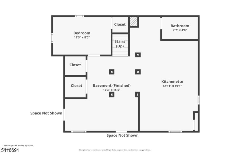 Main image without alt text