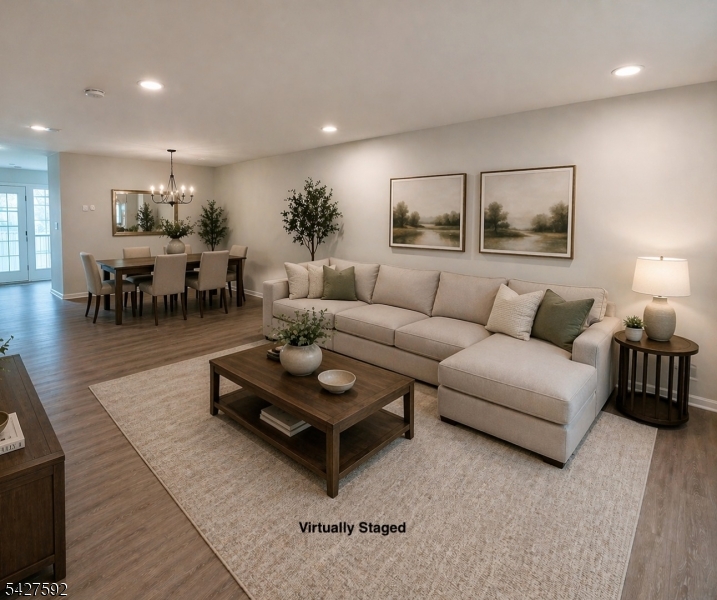 WYNNEFIELD AT SOMERSET - Residential