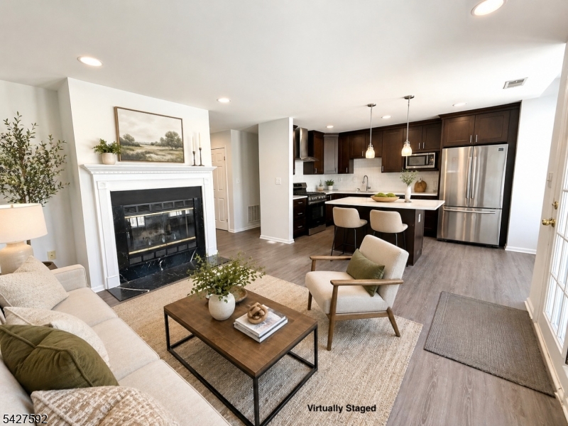 WYNNEFIELD AT SOMERSET - Residential