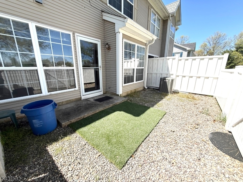 WYNNEFIELD AT SOMERSET - Residential