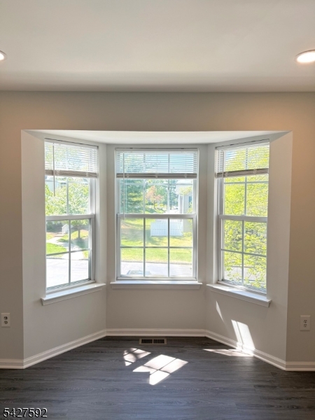 WYNNEFIELD AT SOMERSET - Residential