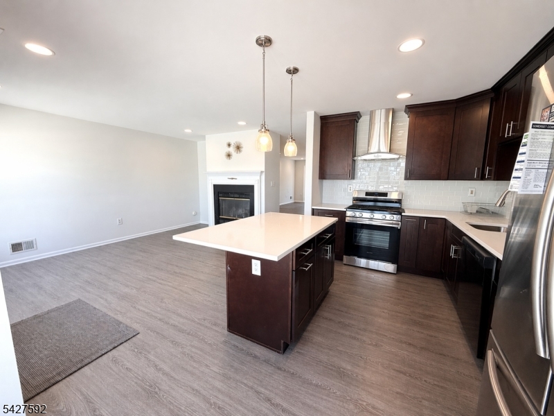 WYNNEFIELD AT SOMERSET - Residential