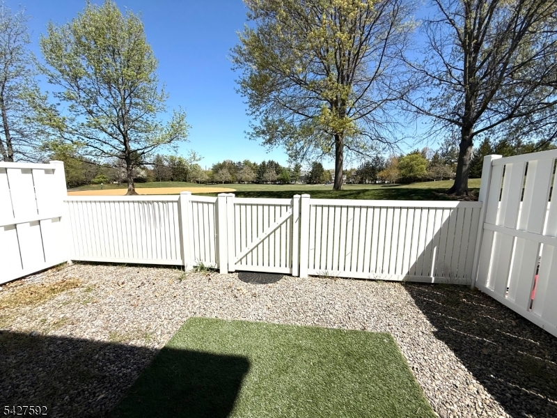 WYNNEFIELD AT SOMERSET - Residential