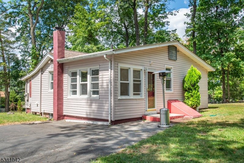 Lake Hiawatha - Residential Lease