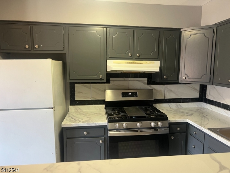 Howard Condominums - Residential