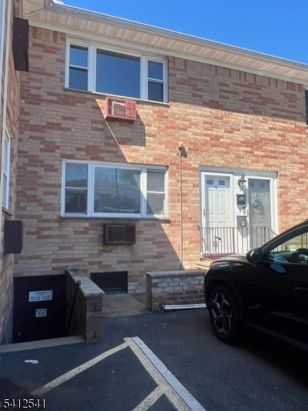 Howard Condominums - Residential