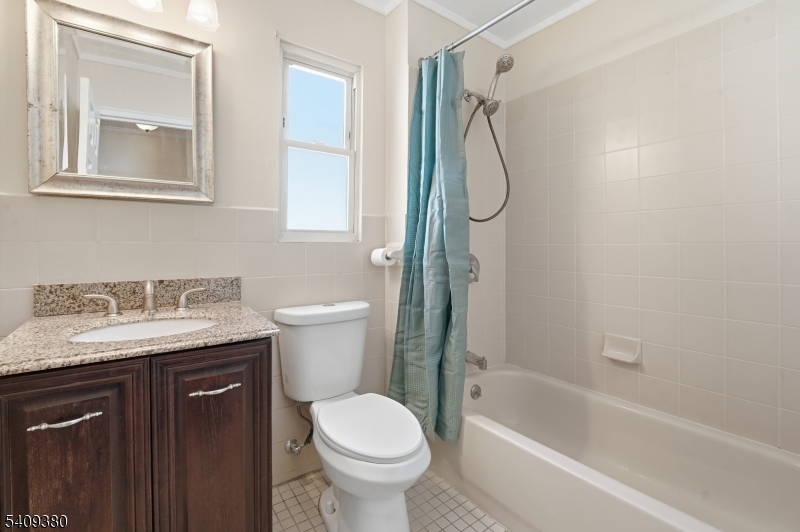 Crestmont Gardens - Residential