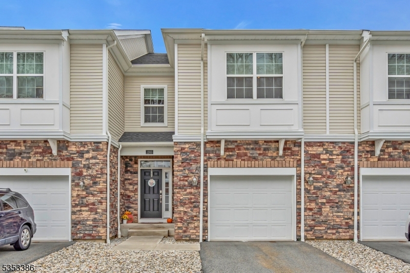 1203 Parkview Ln