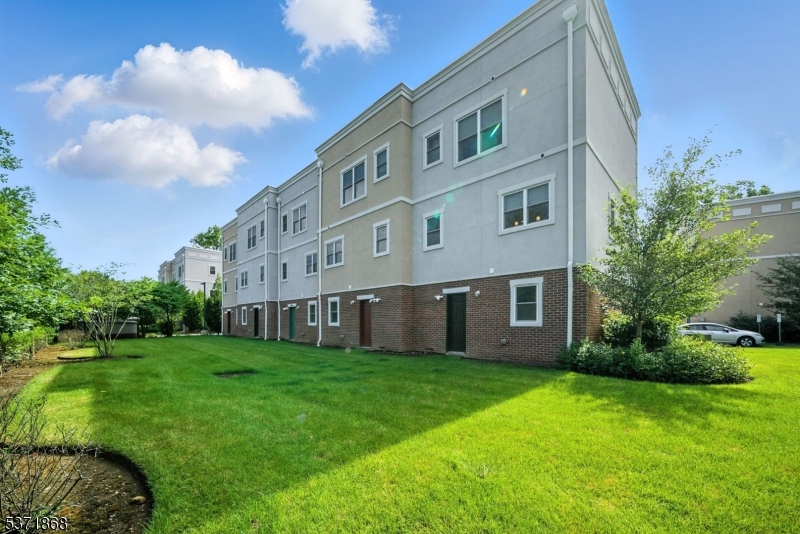 Brownstones at Fairifeld - Residential