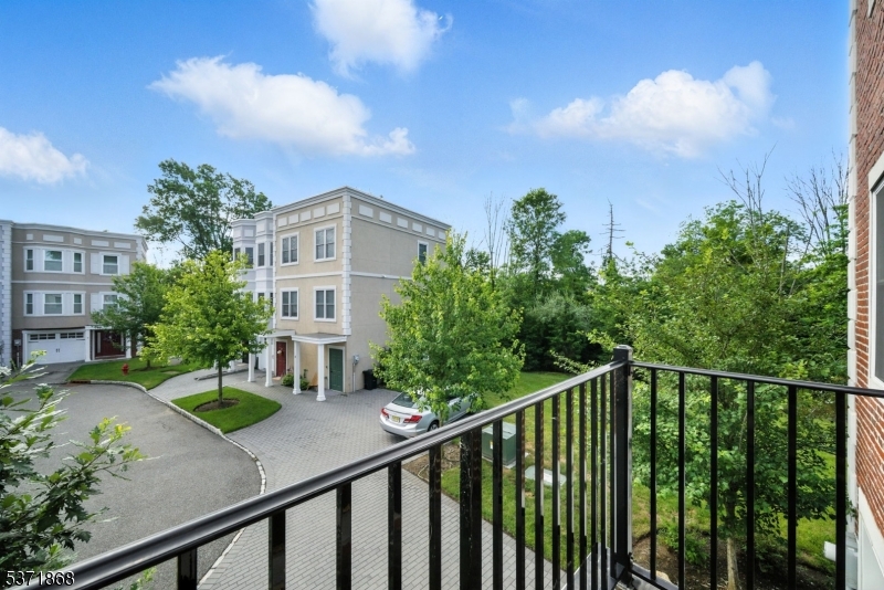 Brownstones at Fairifeld - Residential