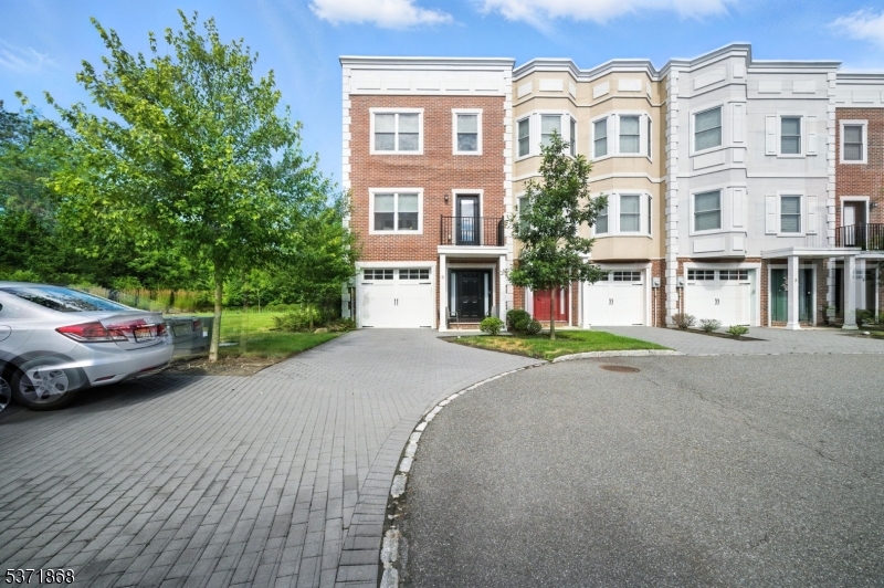 Brownstones at Fairifeld - Residential