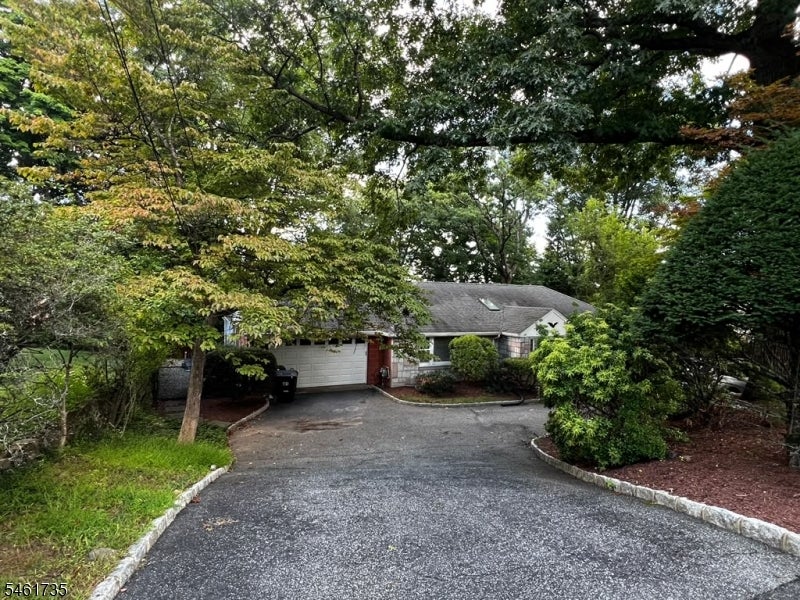 41 Charwalt Dr - Photo 2