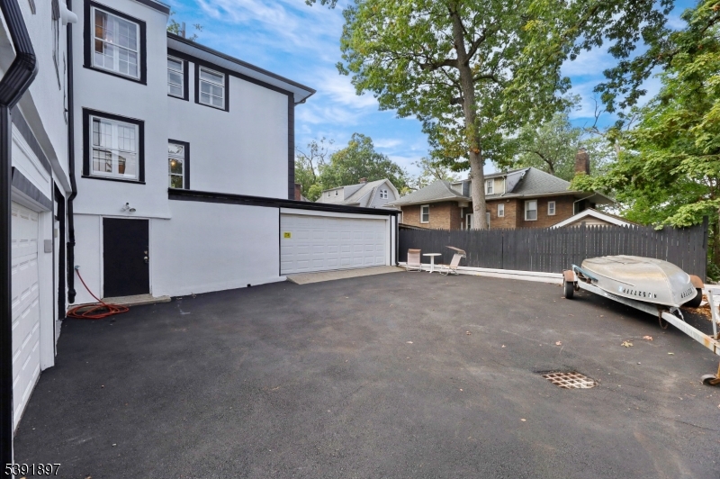 EASTSIDE MANOR SECTION - Residential