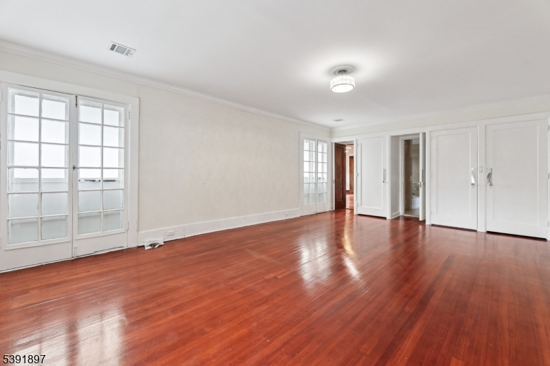 EASTSIDE MANOR SECTION - Residential