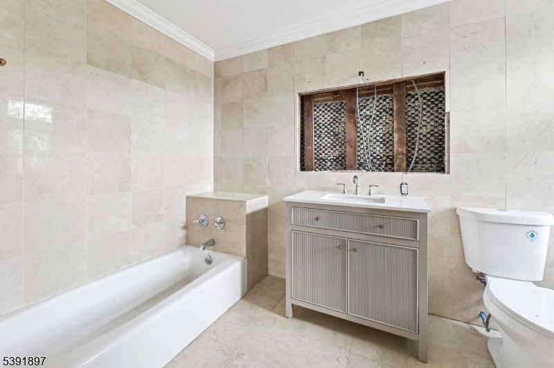 EASTSIDE MANOR SECTION - Residential