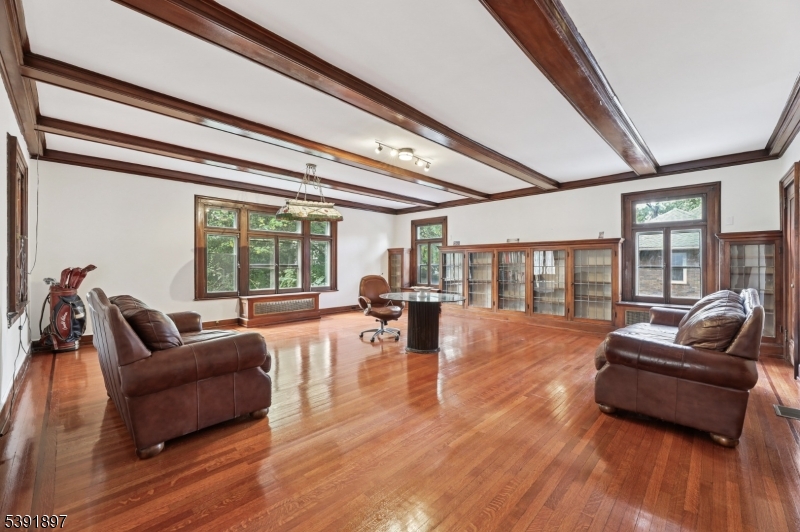 EASTSIDE MANOR SECTION - Residential