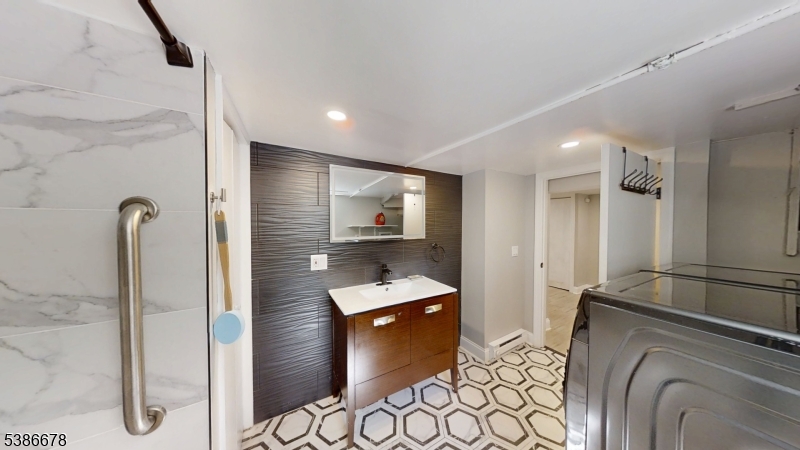 Centenial / Lincoln - Residential