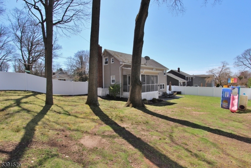 South Plainfield Boro, New Jersey 07080, United States, 3 Bedrooms Bedrooms, ,4 BathroomsBathrooms,Residential,Coming Soon,227822