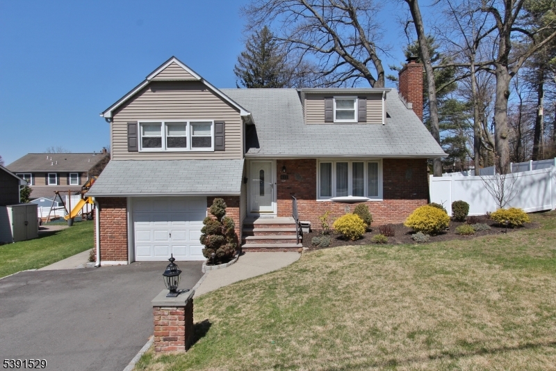 South Plainfield Boro, New Jersey 07080, United States, 3 Bedrooms Bedrooms, ,4 BathroomsBathrooms,Residential,Coming Soon,227822