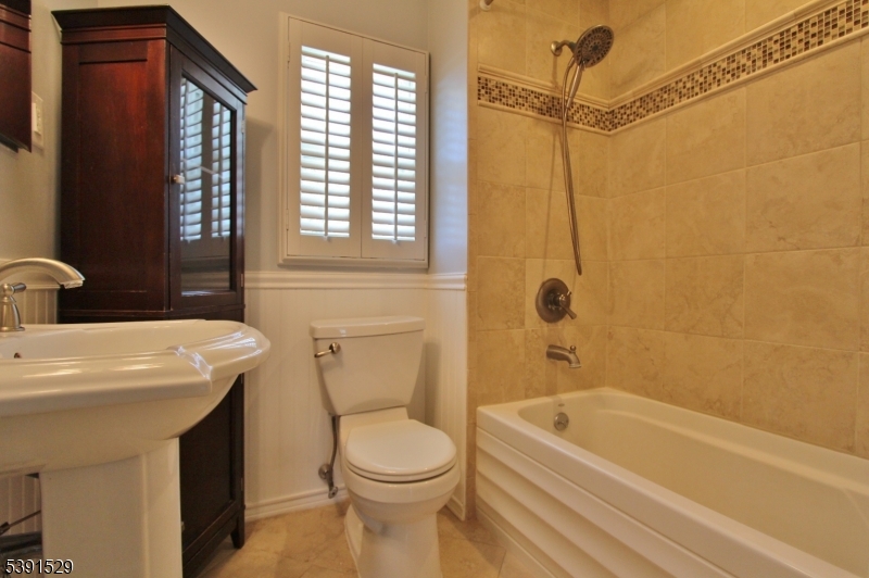 South Plainfield Boro, New Jersey 07080, United States, 3 Bedrooms Bedrooms, ,4 BathroomsBathrooms,Residential,Coming Soon,227822