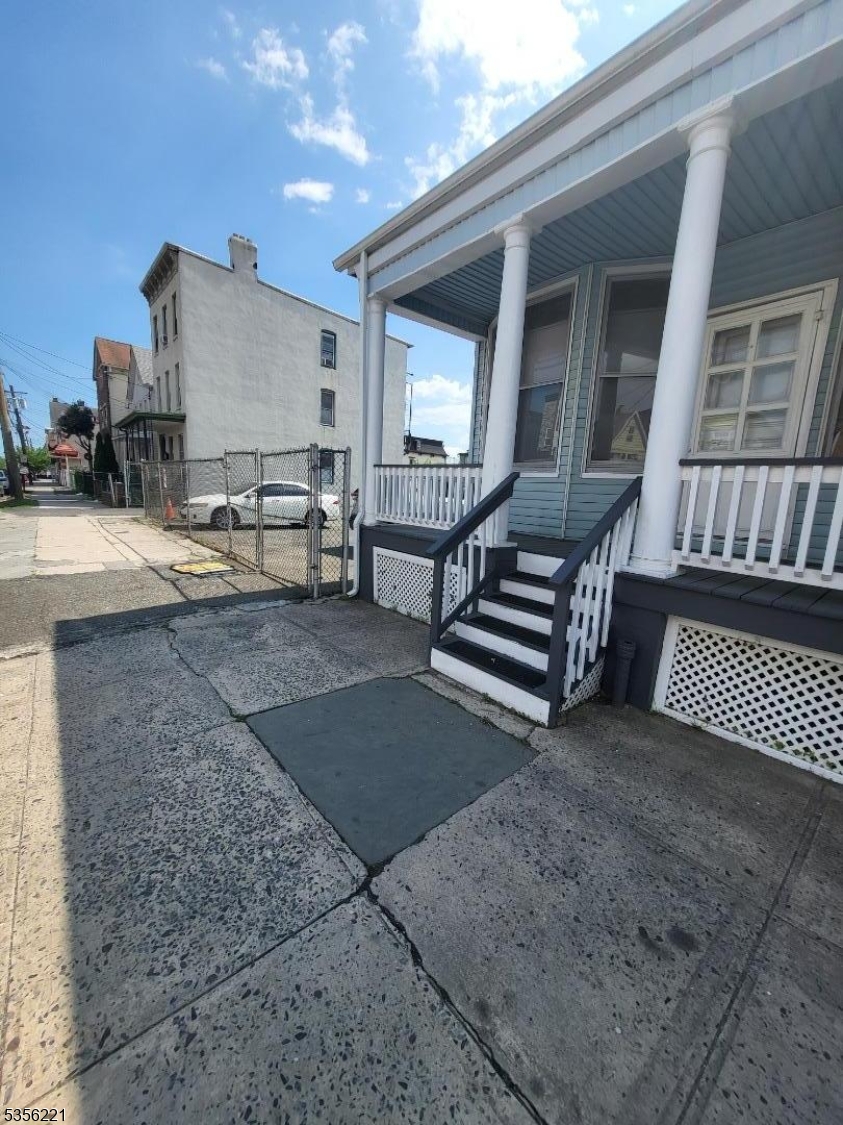 122 E Jersey St