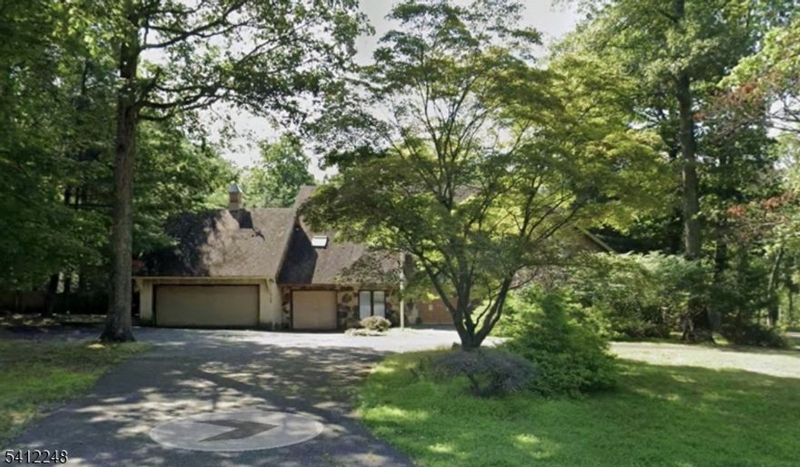 Single family home, requires substantial work- roof, HVAC, septic tank, foundation, windows, swimming pool- all need to be repaired.  This property is subject to 3rd party approval. 24 hour notice required- viewings Mon-Wed 10am-12pm ONLY.