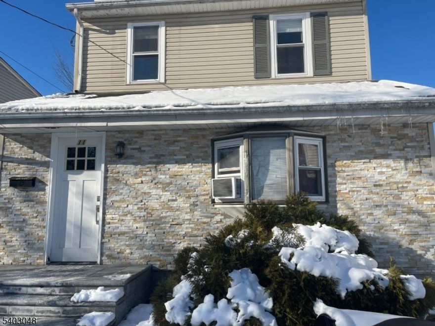 Perfect rental, 3 bedroom, 2 full bath. Updated kitchen, new floors throughout. Laundry units upstairs. New washer/dryer. Pets considered.