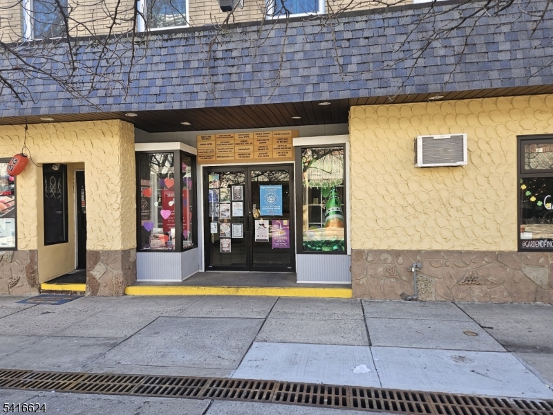 Downtown - Commercial Lease